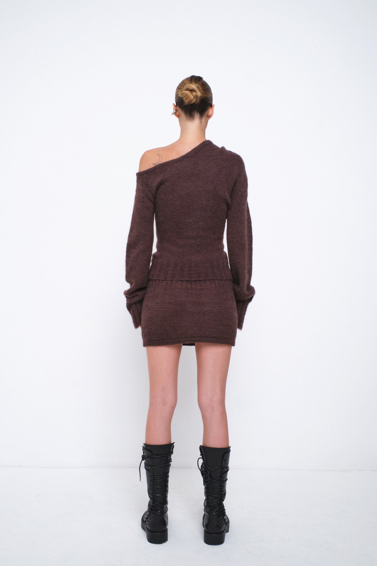 The Knot Jumper